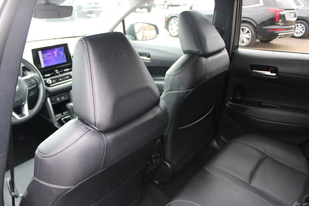 Used 2024 Toyota Corolla Cross XLE image 23