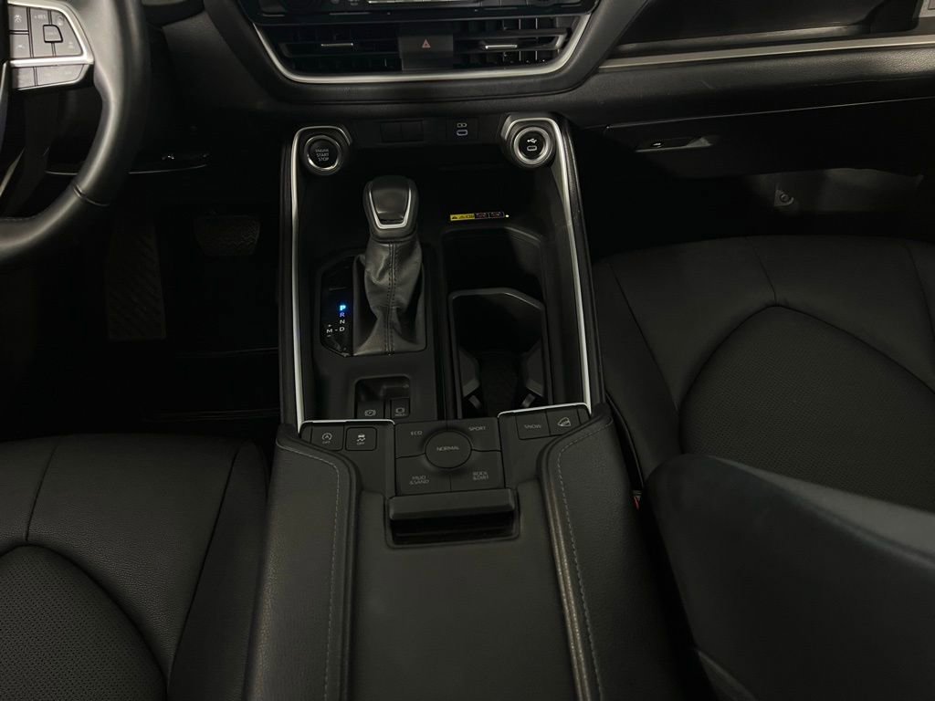 Used 2025 Toyota Grand Highlander AWD image 15