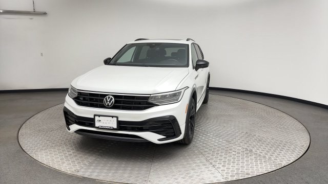 Used 2023 Volkswagen Tiguan SE R-Line AWD/4WD image 7