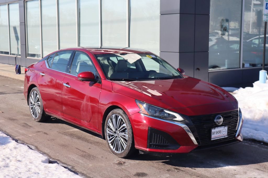 Certified 2025 Nissan Altima 2.5 SL FWD image 2