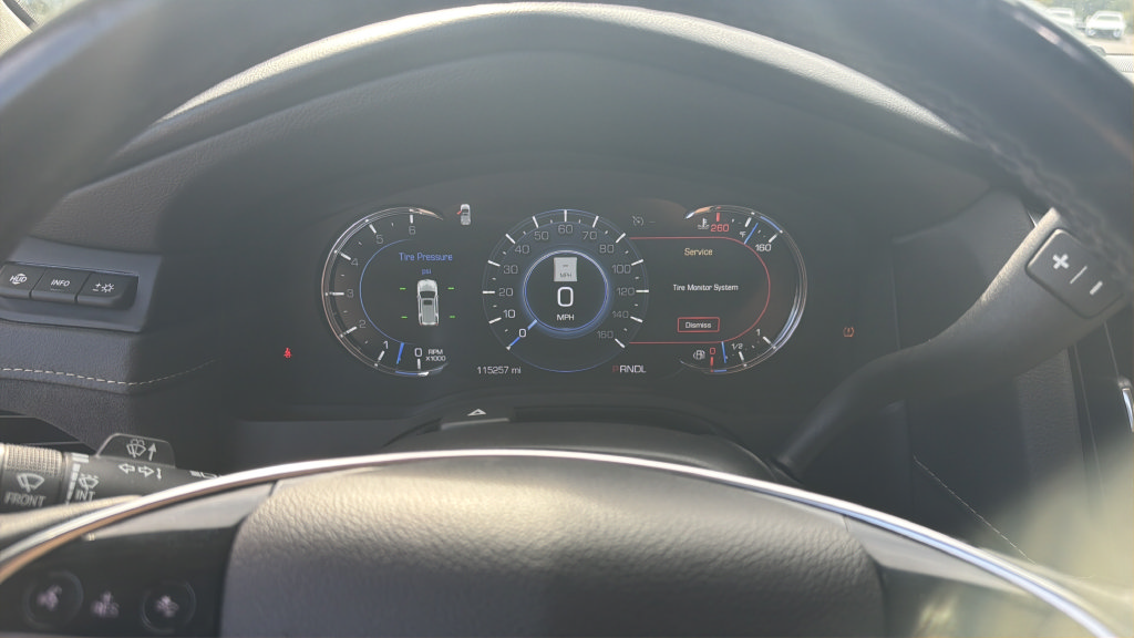 Used 2020 Cadillac Escalade Luxury RWD image 14