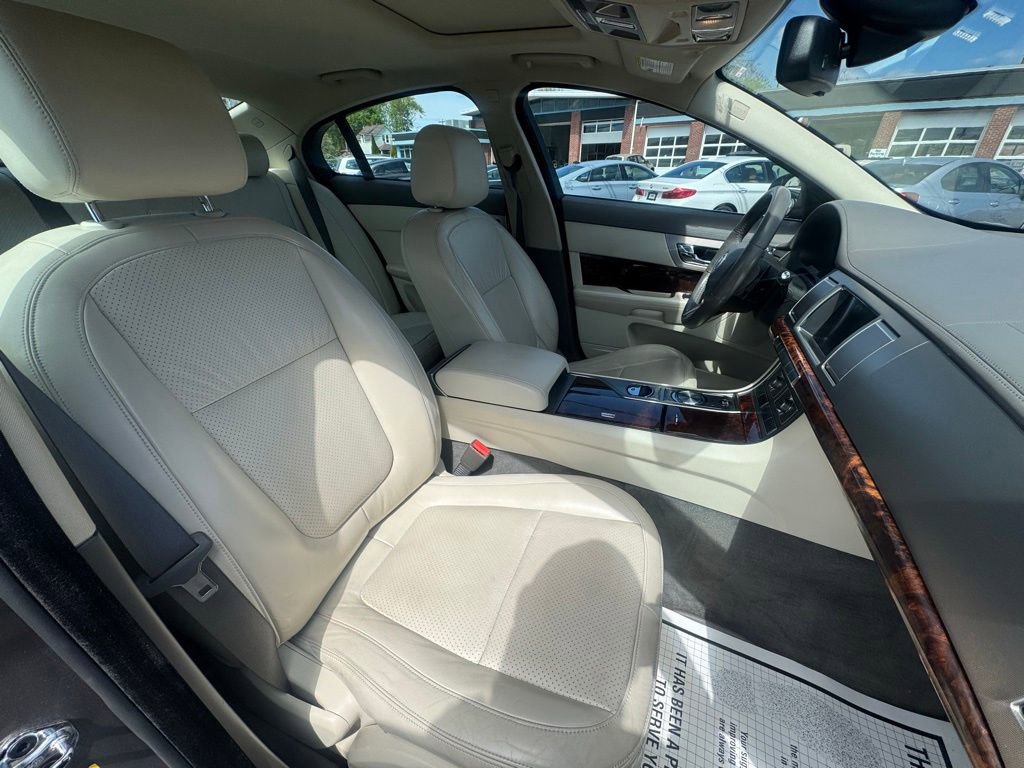 Used 2009 Jaguar XF Premium RWD image 22