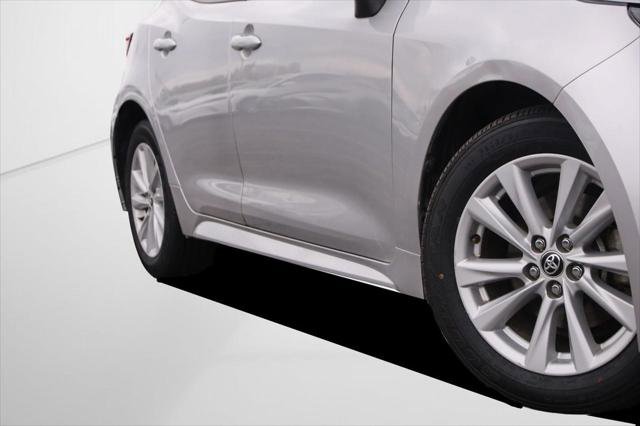 Certified 2023 Toyota Corolla SE w/ SE Premium Package FWD image 3