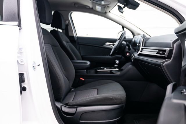 Used 2025 Kia Sportage LX image 13