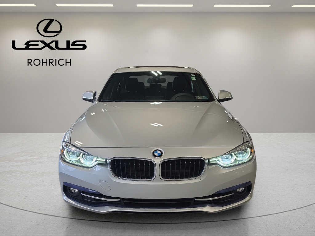 Used 2018 BMW 330i xDrive Sedan w/ Convenience Package AWD/4WD image 2