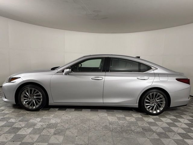 Used 2021 Lexus ES 350 Ultra Luxury w/ Accessory Package 2 FWD image 3