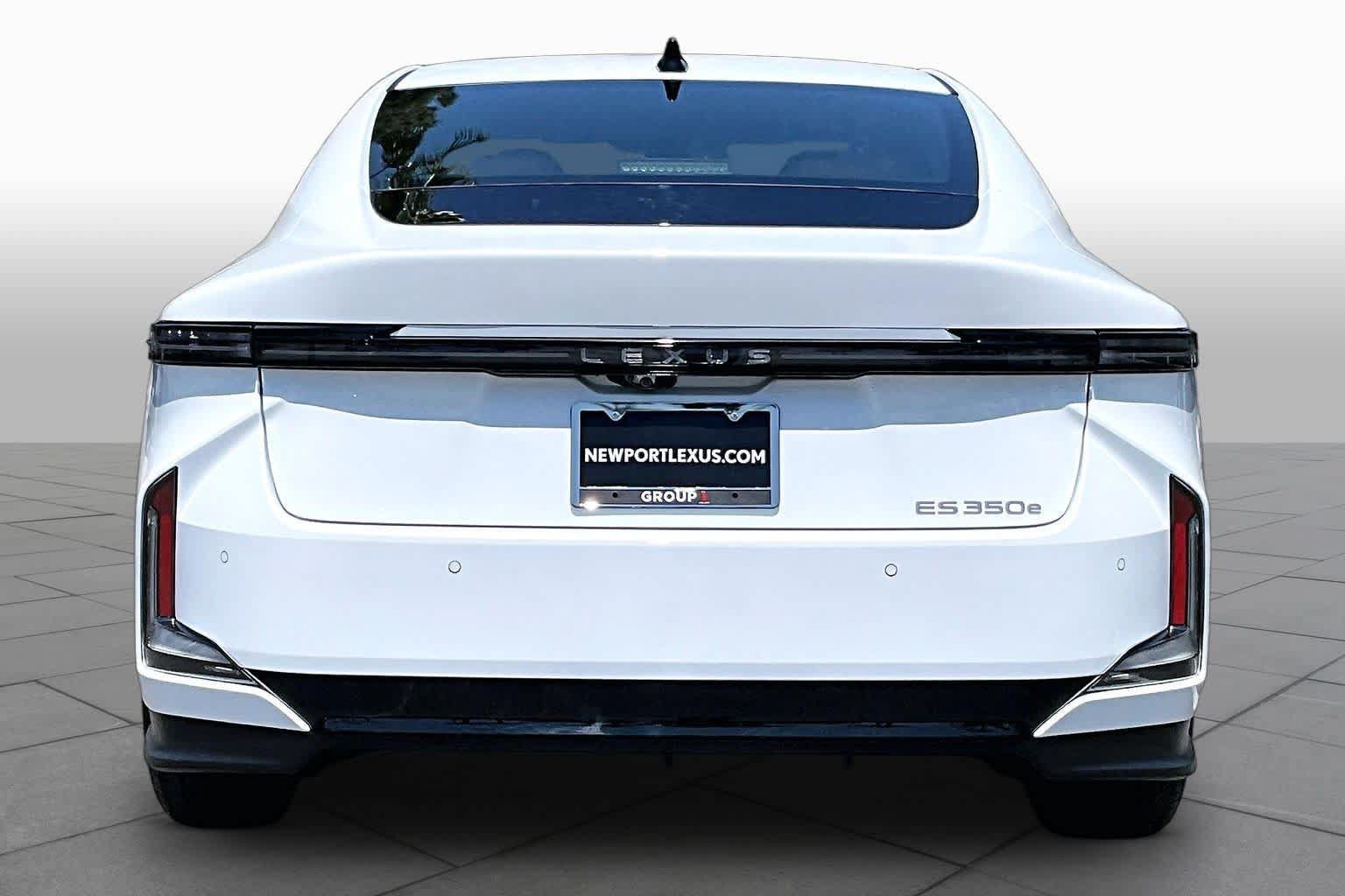New 2026 Lexus ES 350e w/ Convenience Package FWD image 4