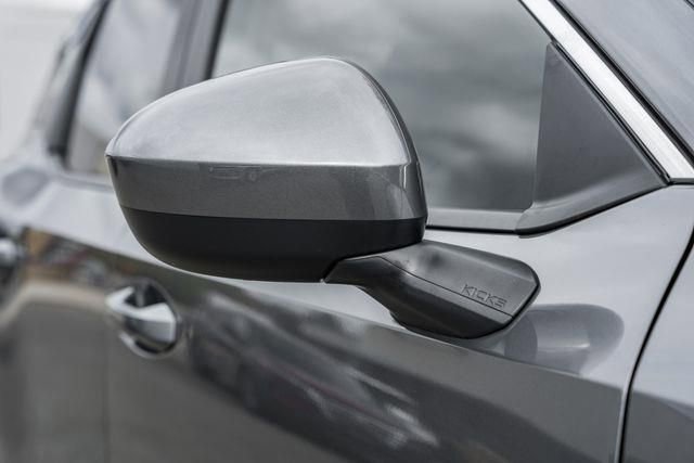 Used 2025 Nissan Kicks SV w/ Charging Package image 15