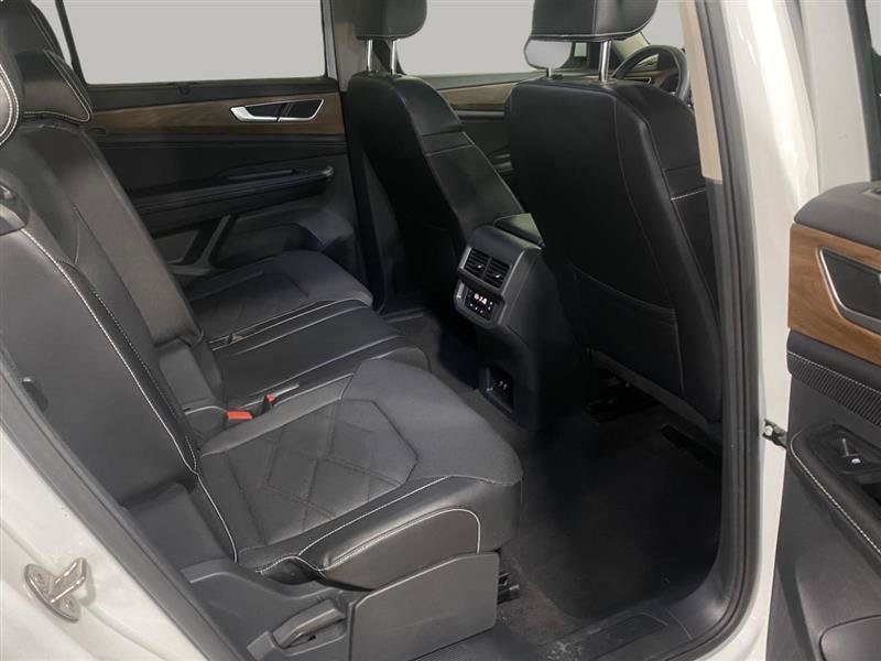 Used 2024 Volkswagen Atlas SE AWD/4WD image 33