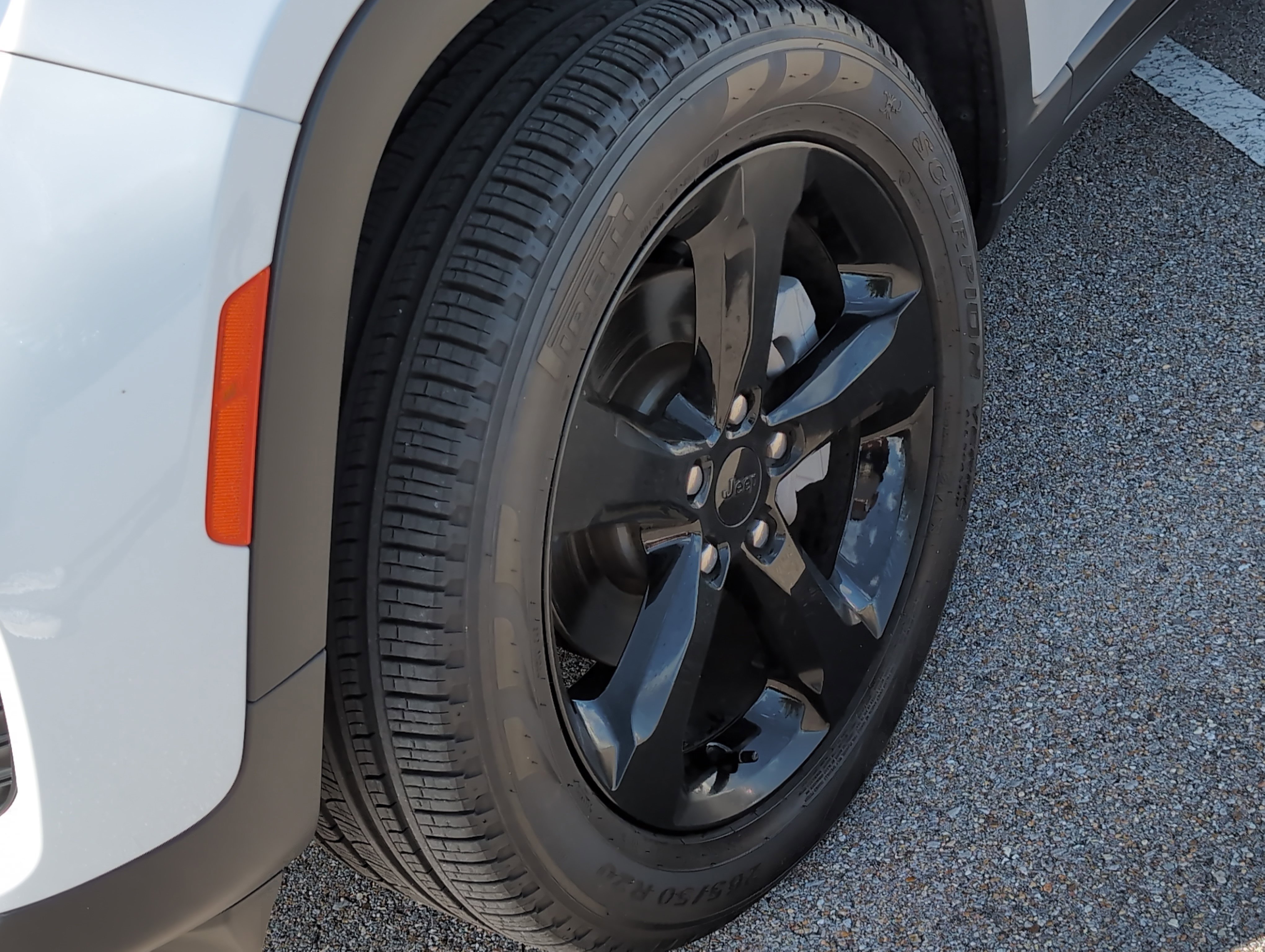 Used 2024 Jeep Grand Cherokee Limited w/ Black Appearance Package image 33