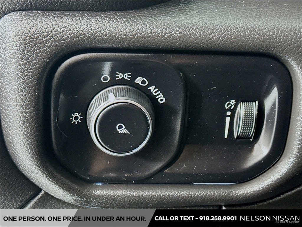 Used 2024 RAM 2500 Tradesman w/ Chrome Appearance Group image 10