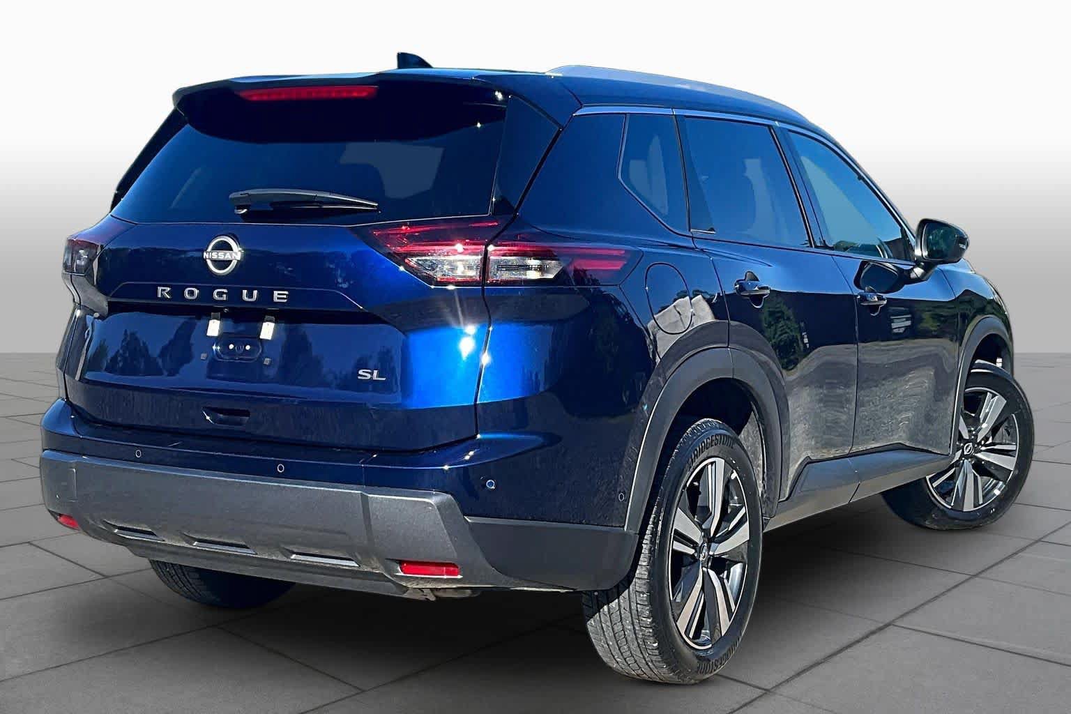 Used 2026 Nissan Rogue SL FWD image 13