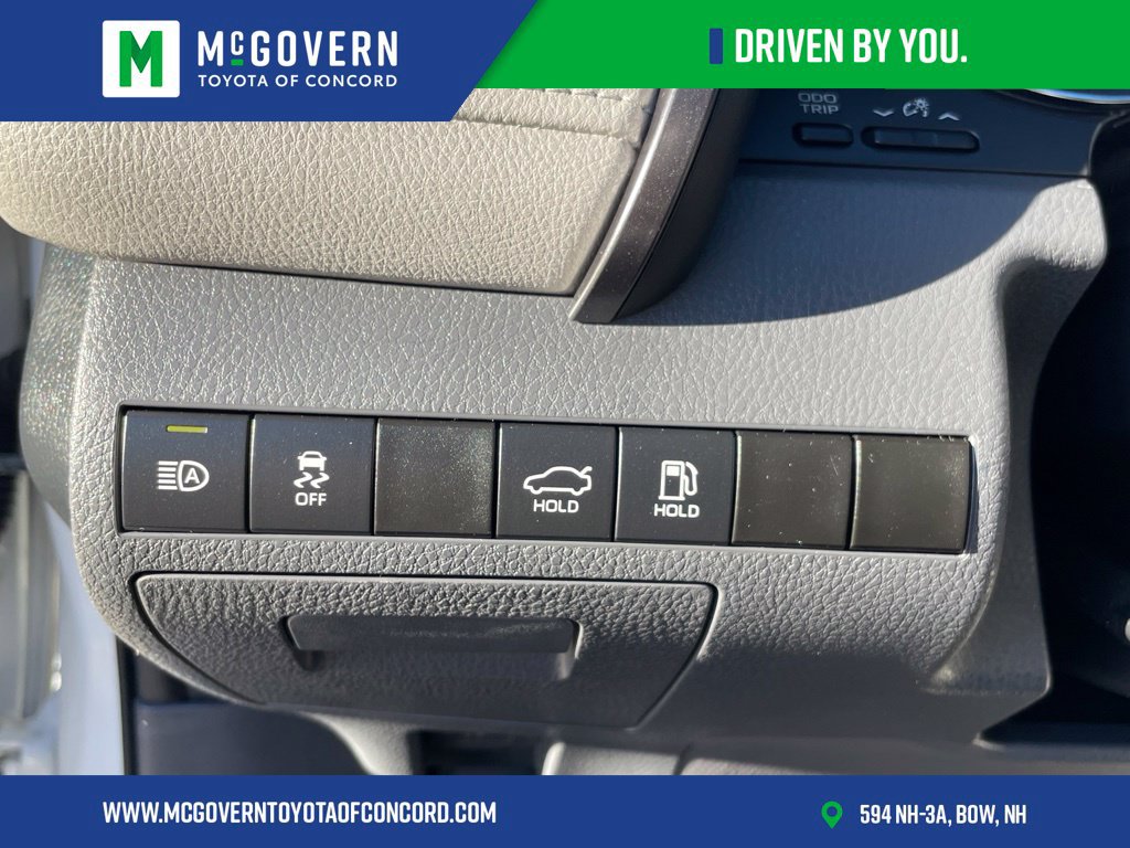 Used 2019 Toyota Camry XLE FWD image 16