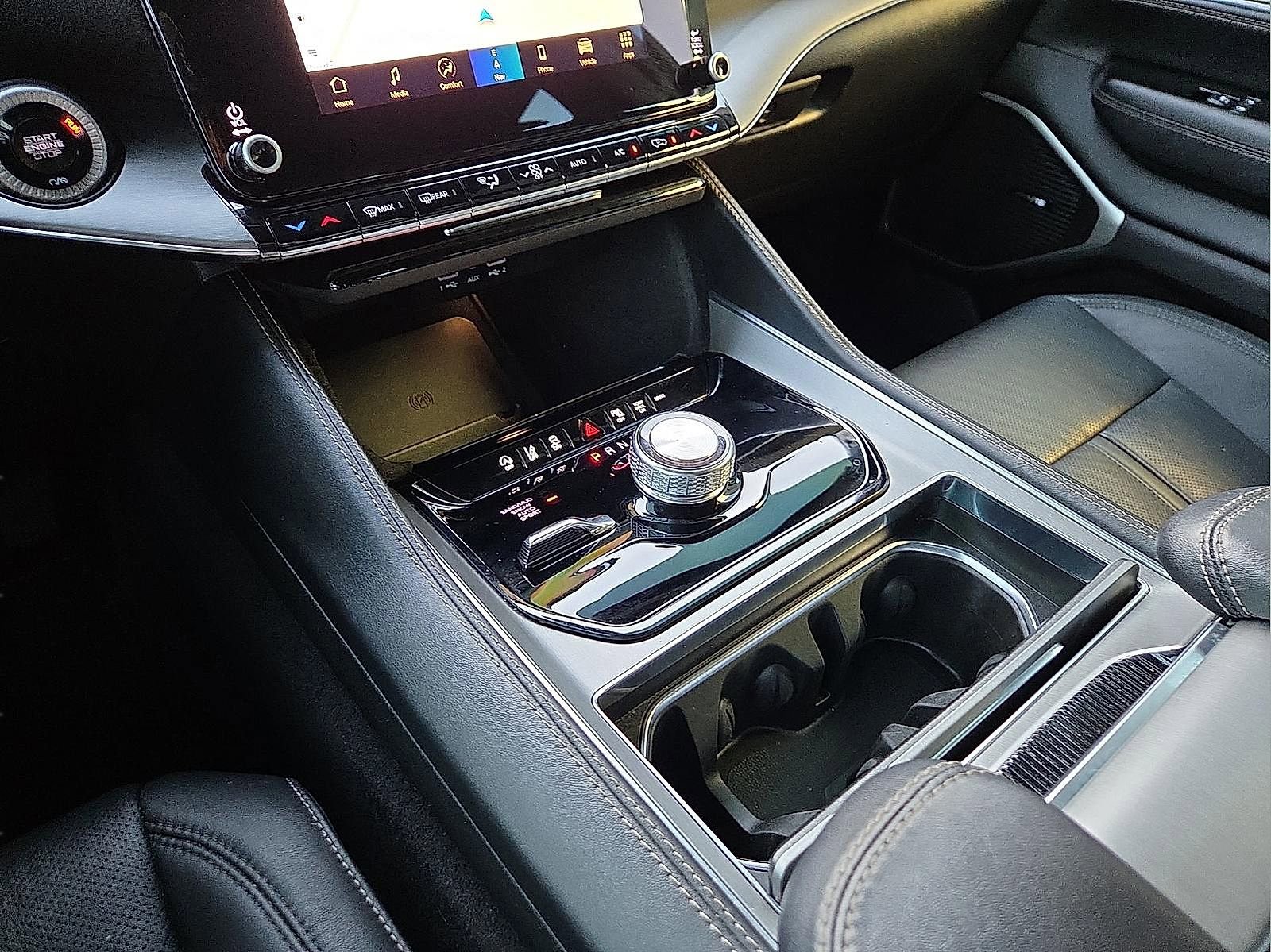 Used 2024 Jeep Wagoneer Series II image 25