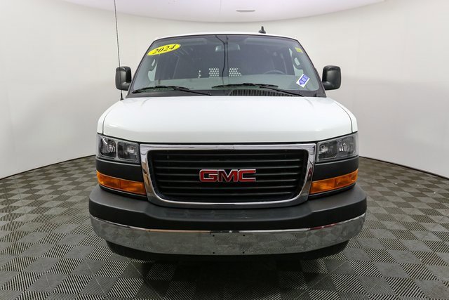 Used 2024 GMC Savana 2500 w/ Driver Convenience Package image 4