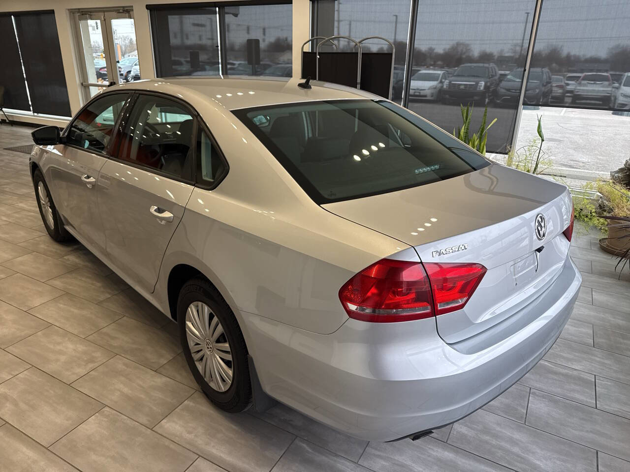 Used 2015 Volkswagen Passat 1.8T S FWD image 5