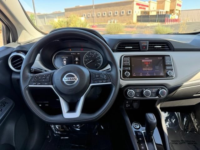 Used 2022 Nissan Versa SV FWD image 14