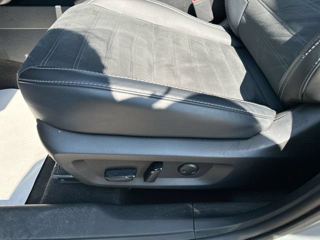 Used 2024 Mitsubishi Outlander SE AWD/4WD image 38