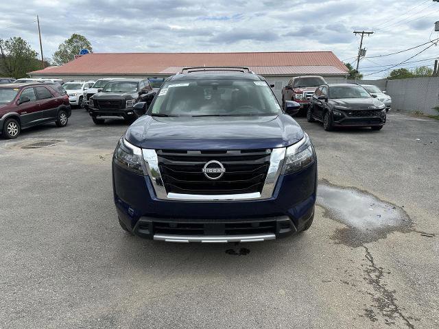 Used 2025 Nissan Pathfinder Platinum w/ Cargo Package FWD image 2