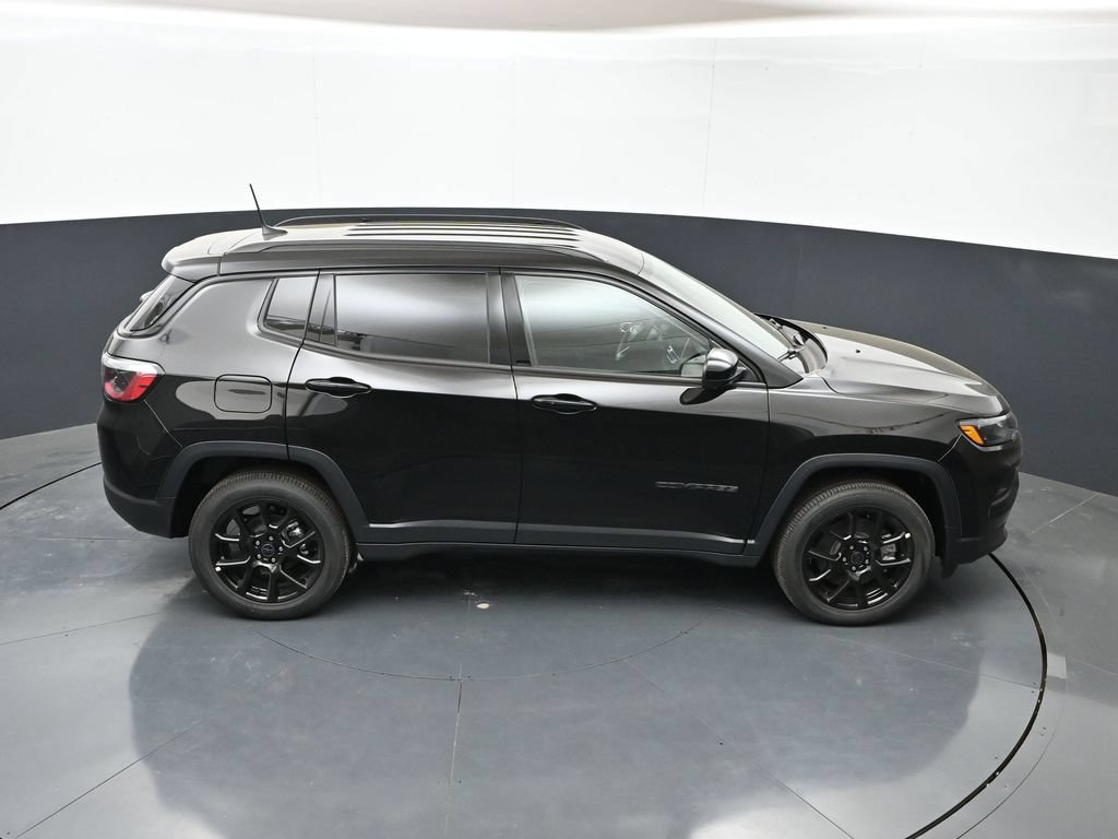 New 2026 Jeep Compass Latitude AWD/4WD image 34