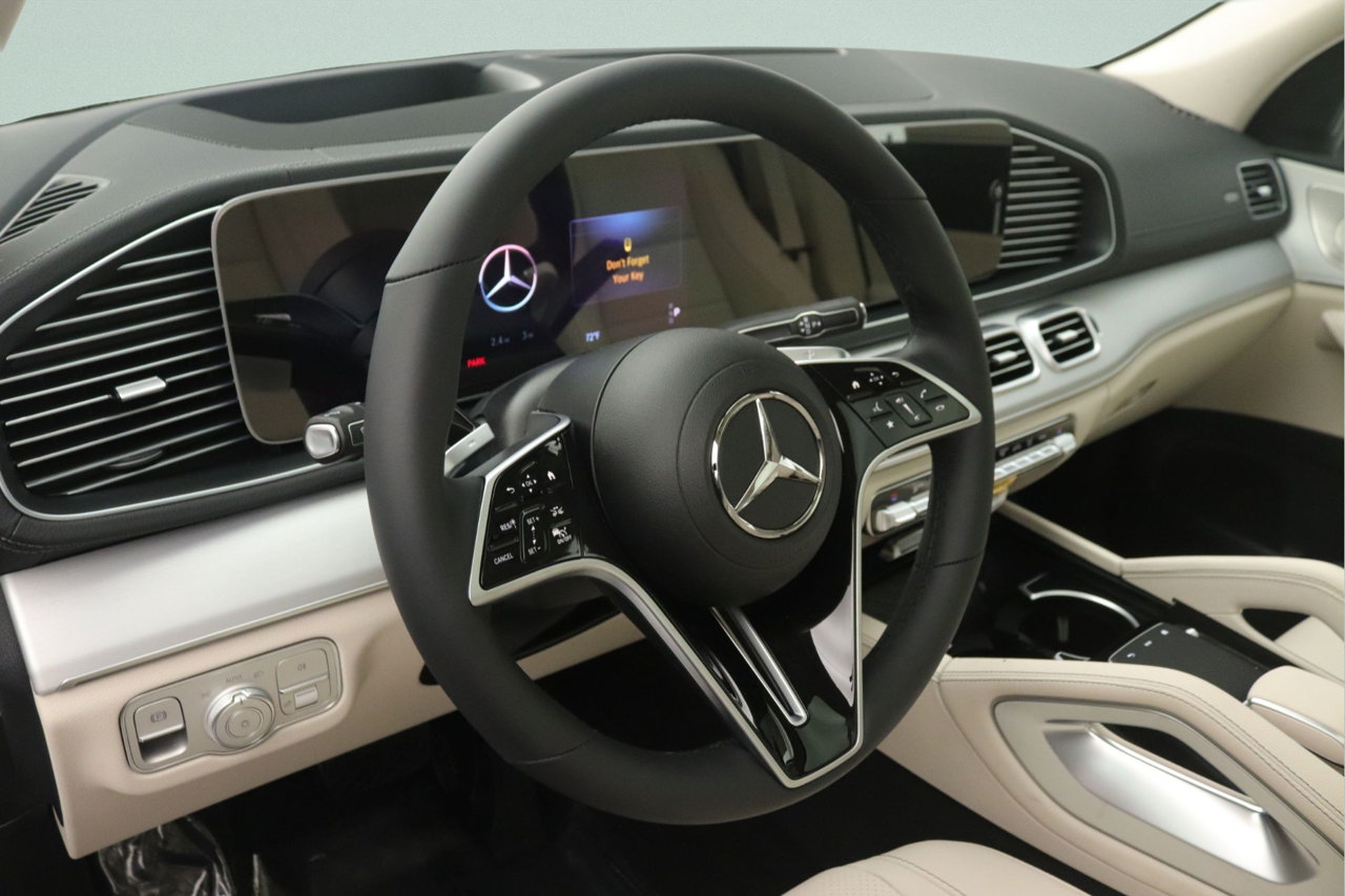 New 2026 Mercedes-Benz GLS 450 4MATIC image 4
