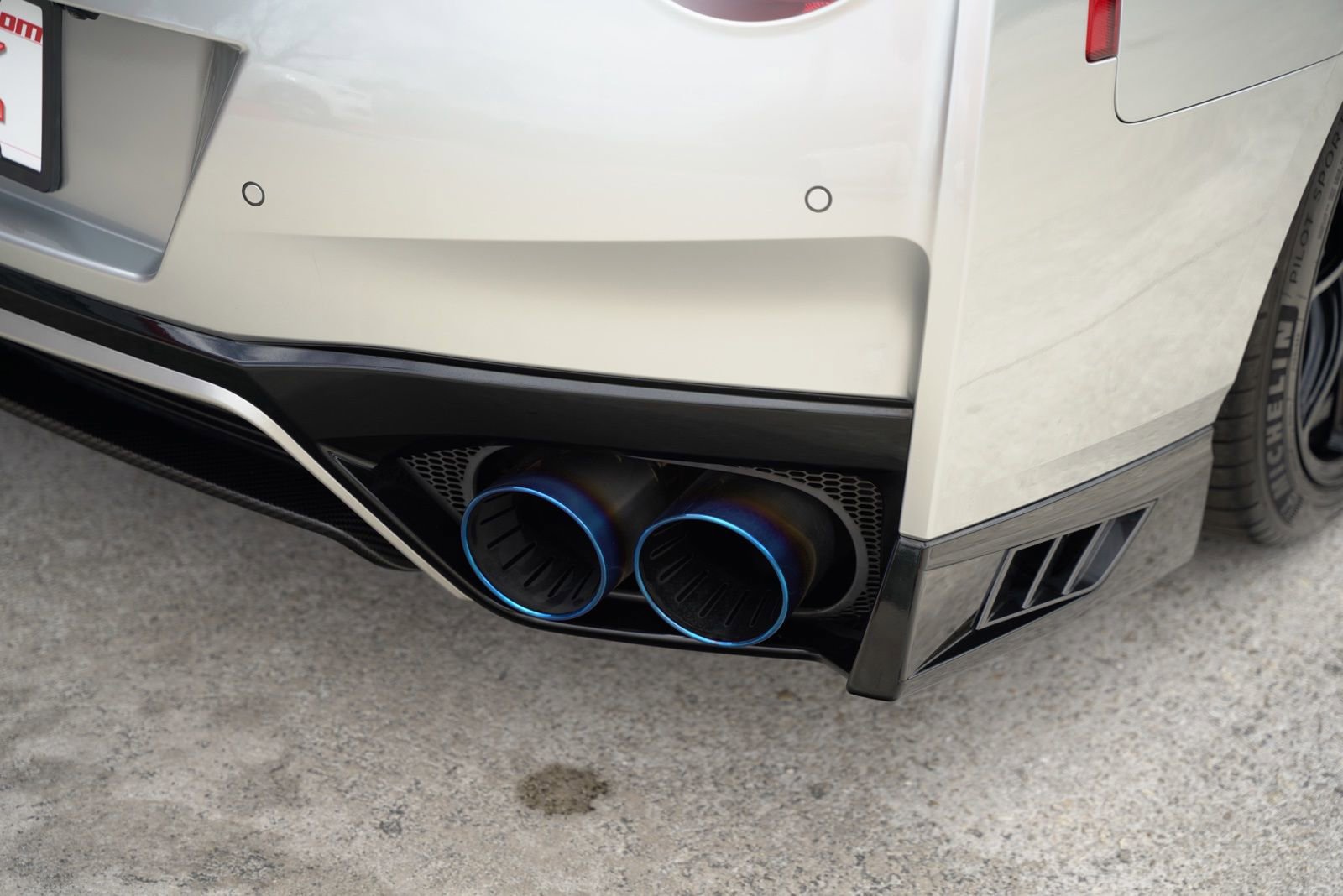 Used 2023 Nissan GT-R Premium w/ Floor Mat Package image 13