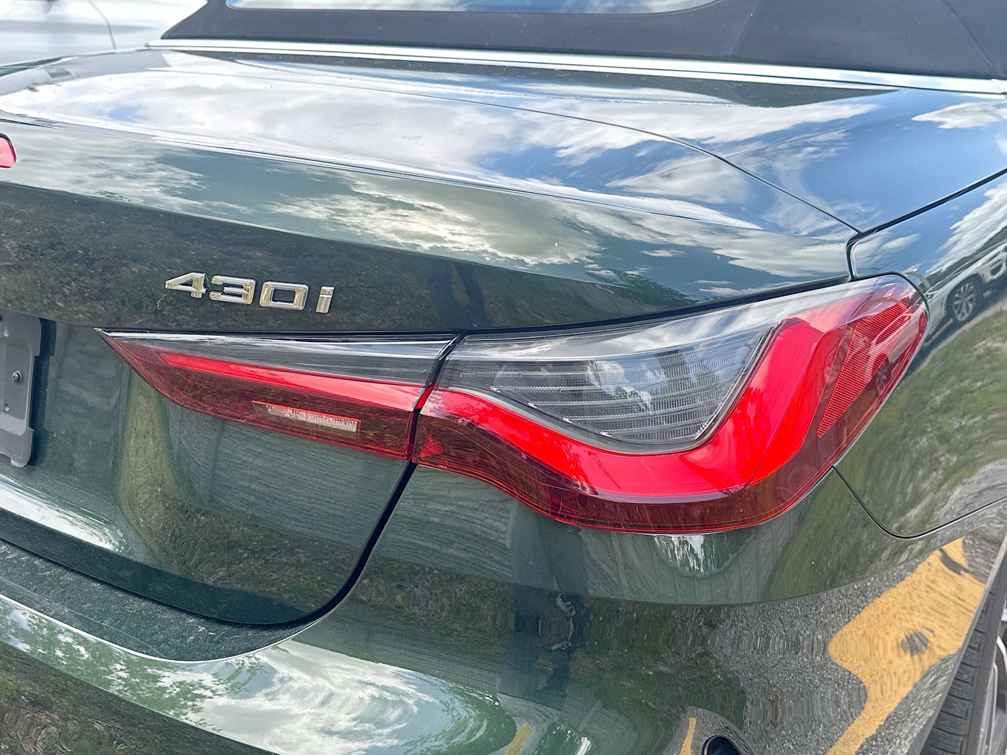 Used 2024 BMW 430i Convertible w/ Premium Package RWD image 3