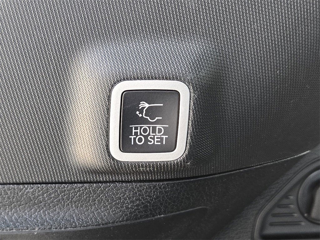 Used 2022 Jeep Grand Cherokee Overland image 12