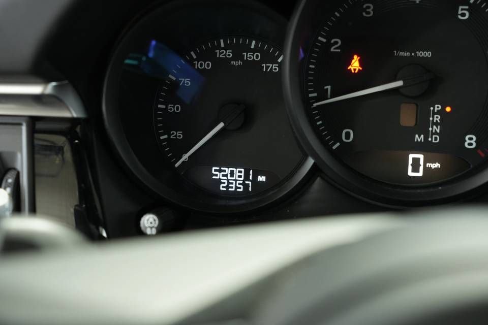 Certified 2022 Porsche Macan image 15