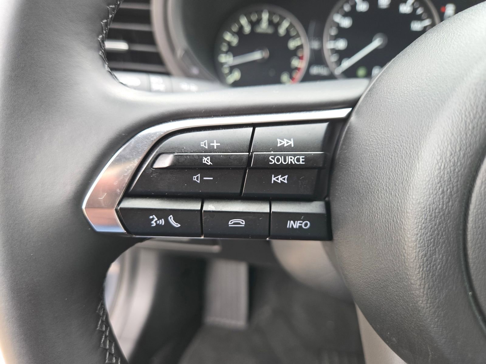 Certified 2025 MAZDA MAZDA3 Carbon image 13