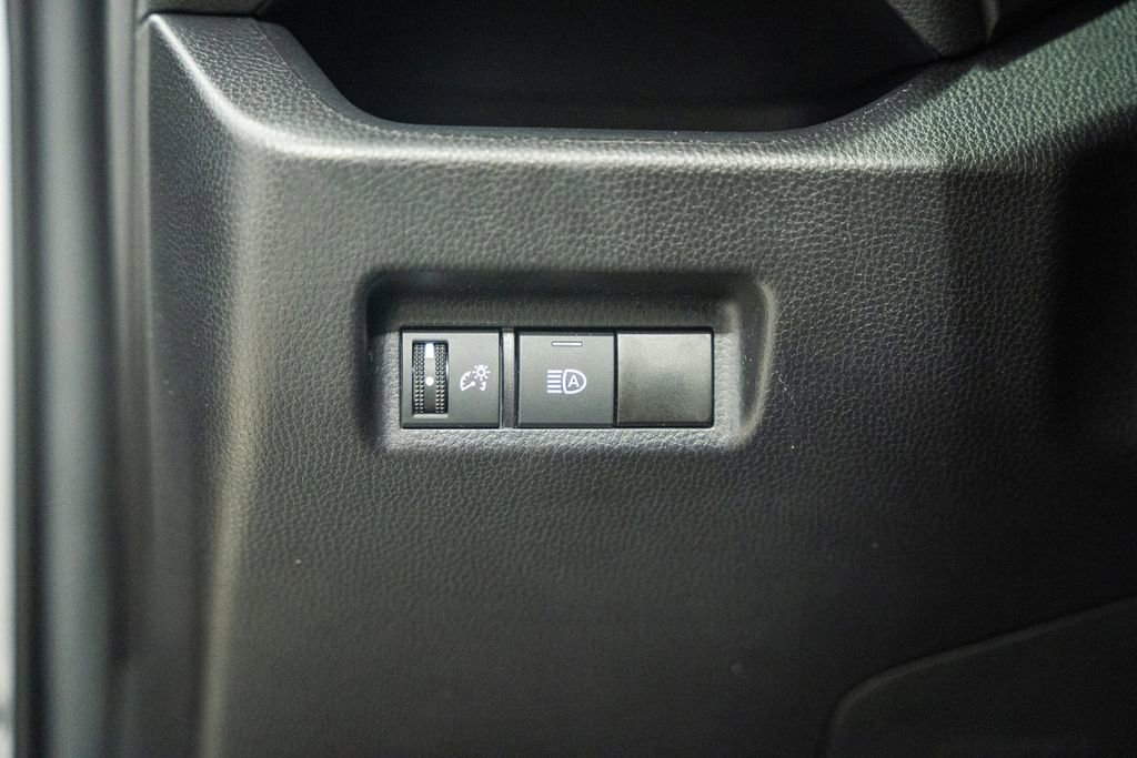 Used 2025 Toyota RAV4 LE image 33