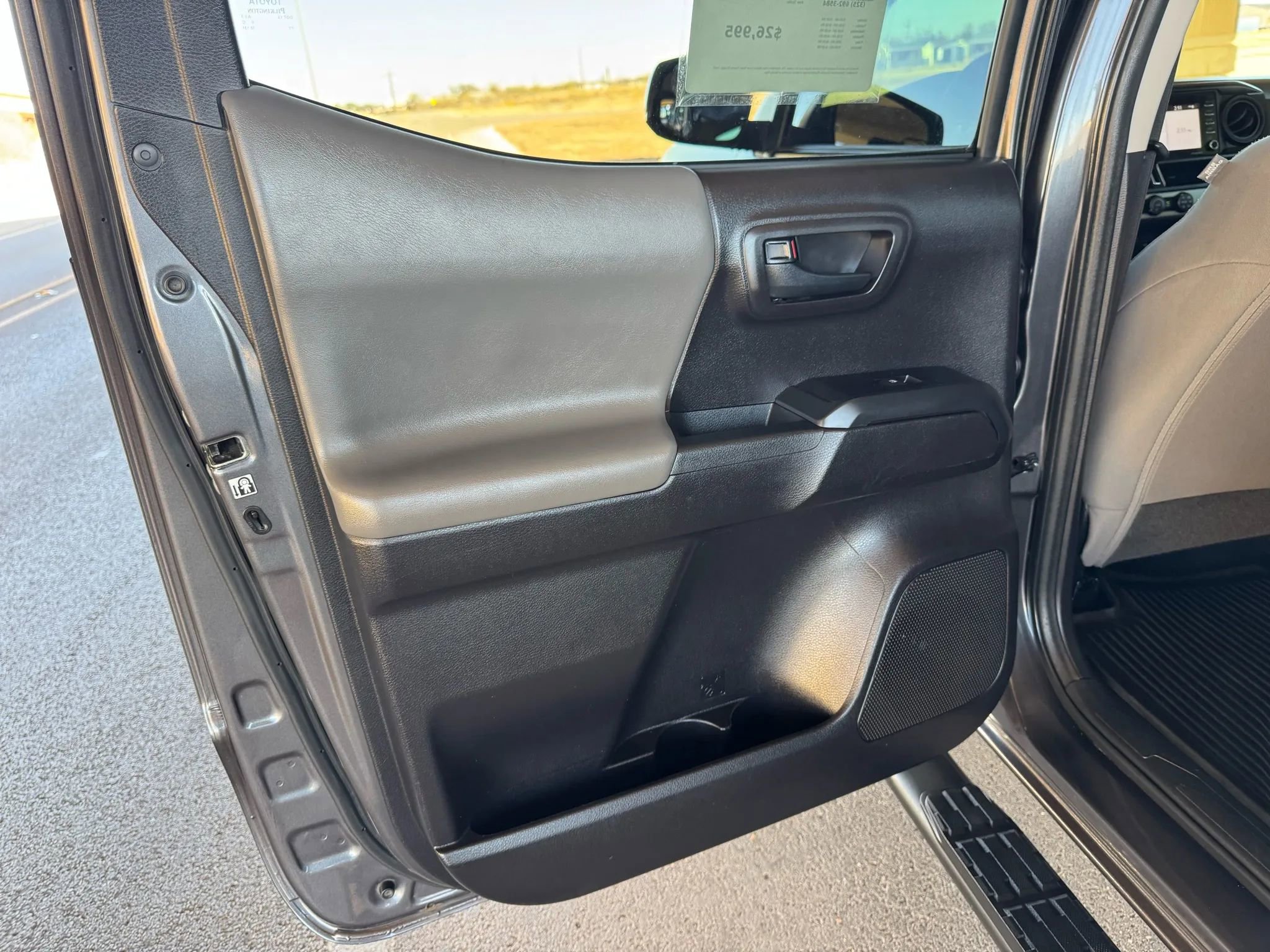 Used 2020 Toyota Tacoma SR image 17
