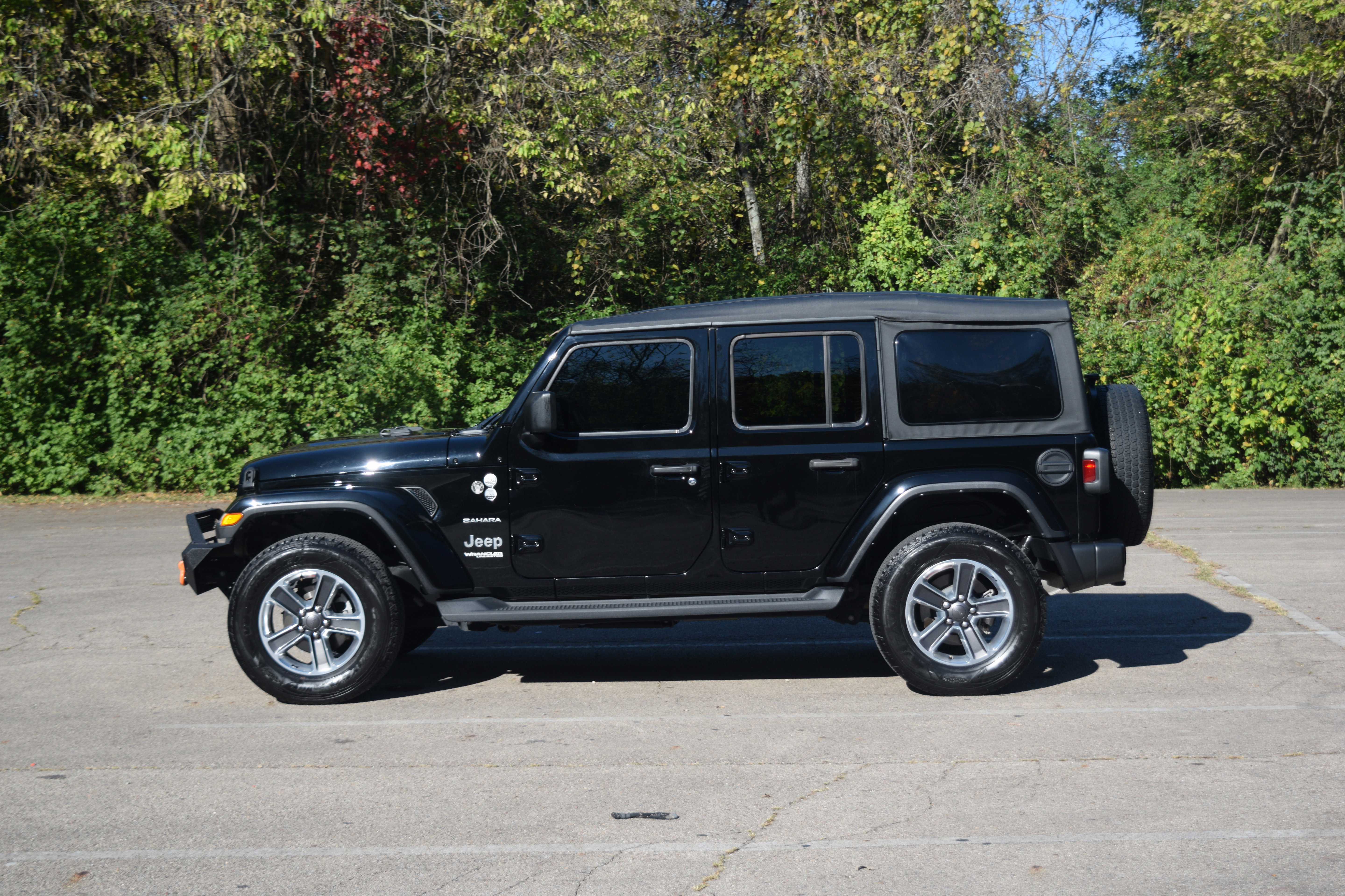 Used 2022 Jeep Wrangler Unlimited Sahara w/ Cold Weather Group image 22
