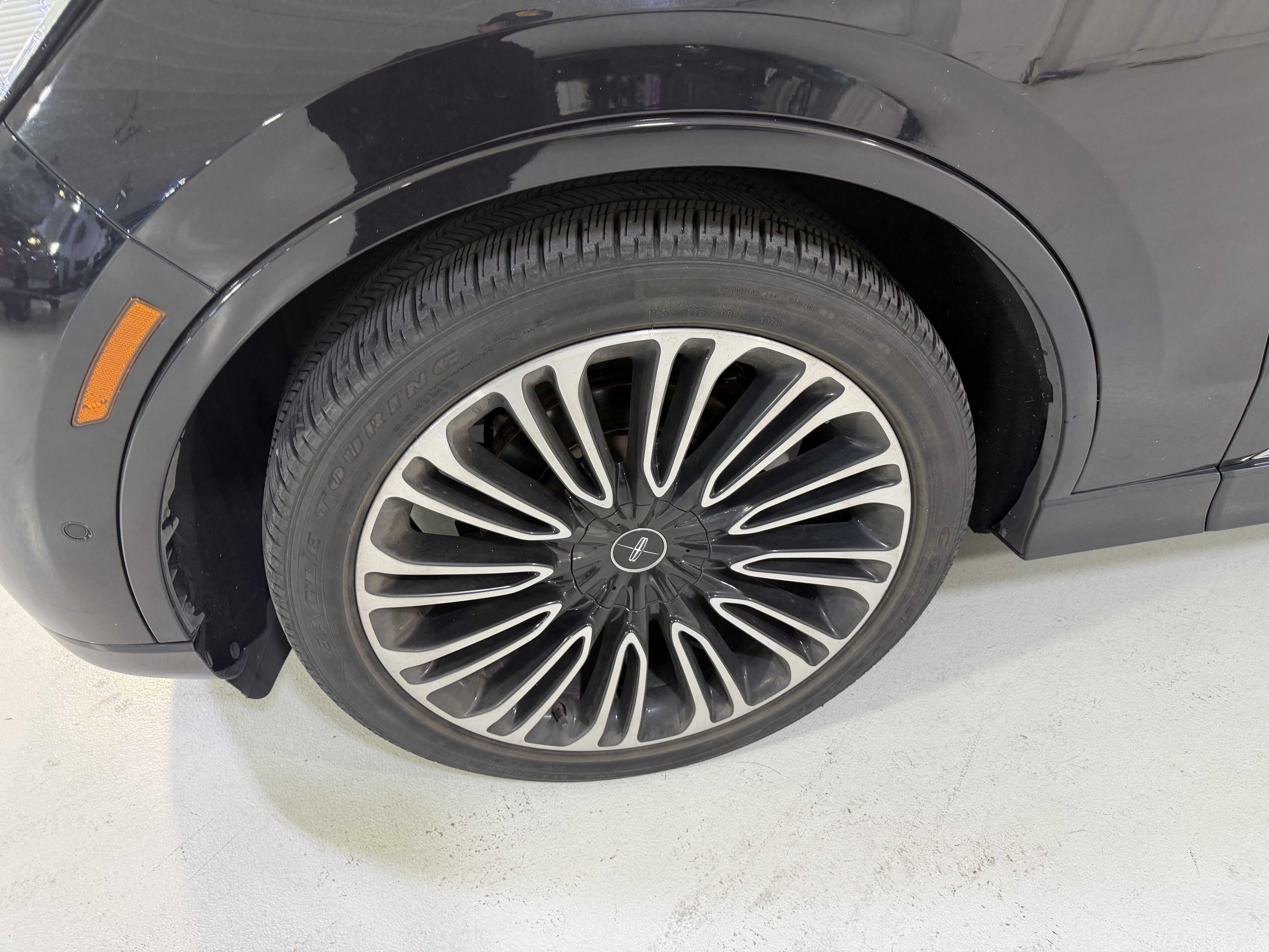 Used 2023 Lincoln Aviator Black Label w/ Dynamic Handling Package AWD/4WD image 9