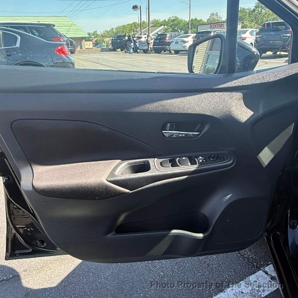 Used 2021 Nissan Versa SV FWD image 21