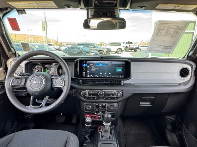 Used 2024 Jeep Wrangler Unlimited AWD/4WD image 17