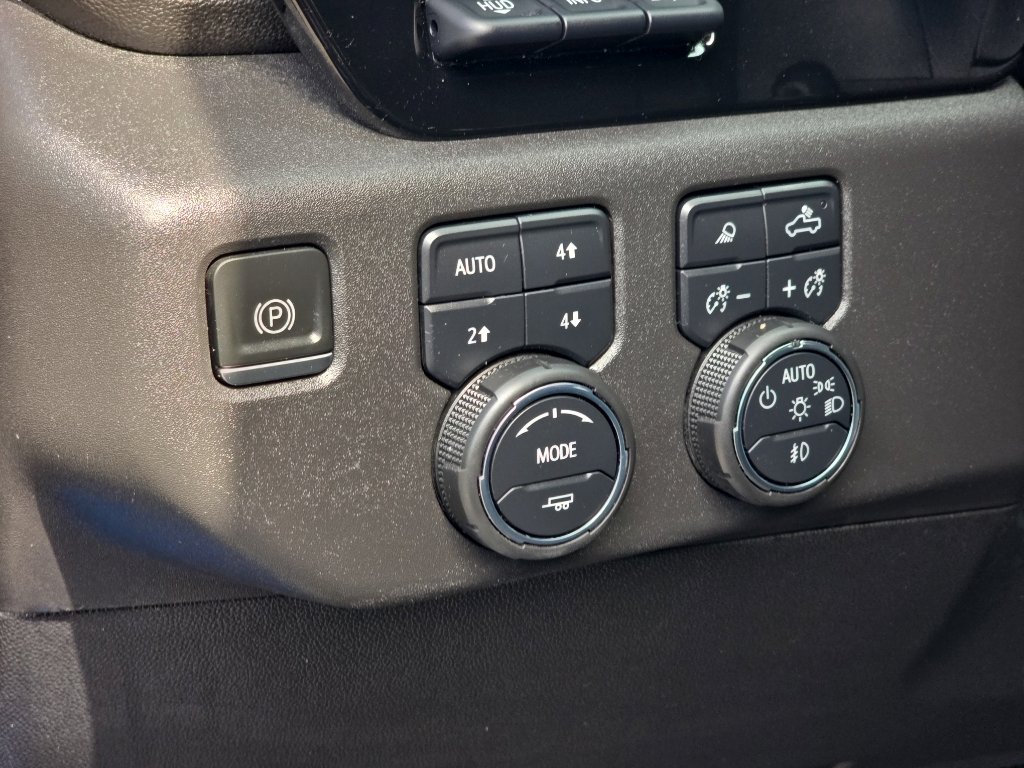 Certified 2022 Chevrolet Silverado 1500 ZR2 w/ Technology Package image 26