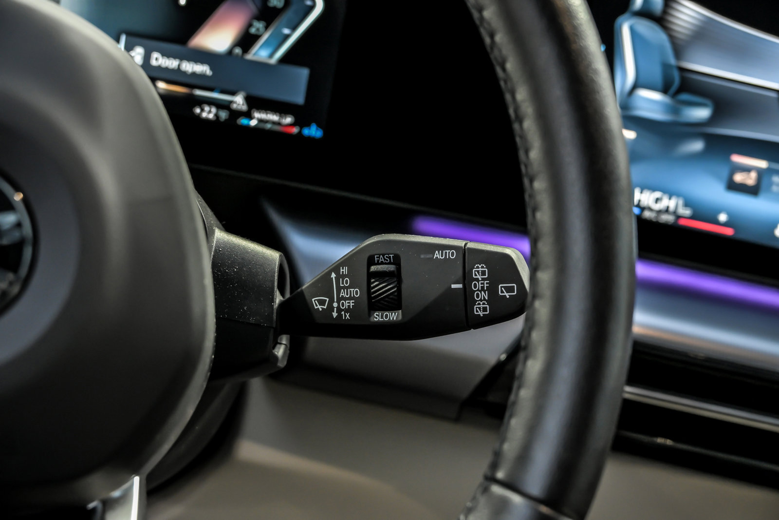 Used 2025 BMW X1 xDrive28i w/ Premium Package image 38