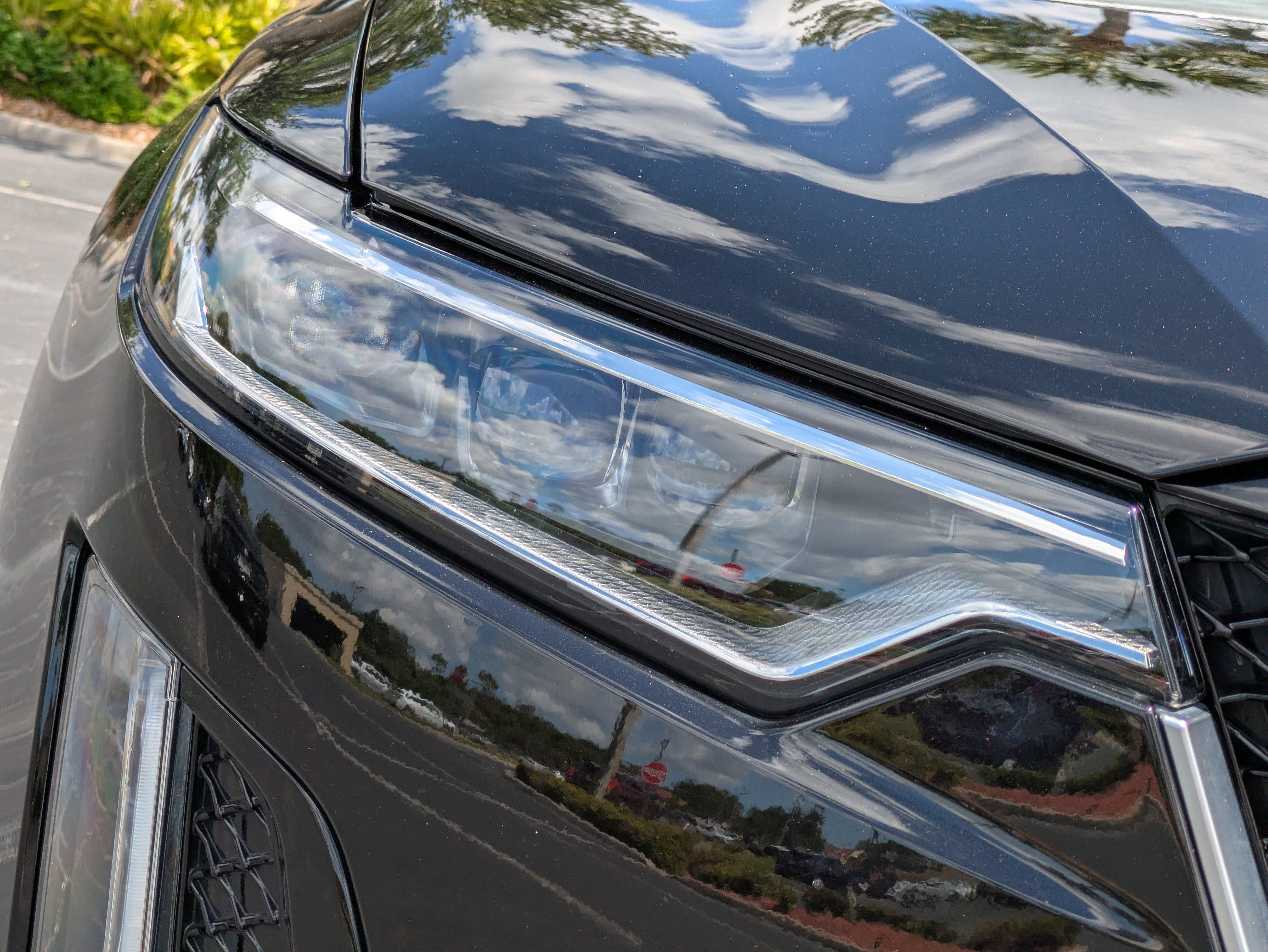 Certified 2025 Cadillac XT6 Sport w/ Platinum Package AWD/4WD image 9