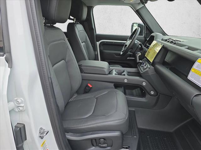 New 2026 Land Rover Defender 110 X-Dynamic SE image 10