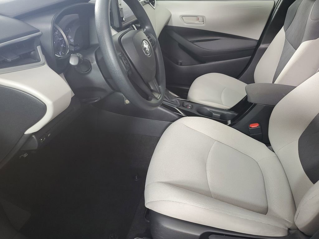 Used 2022 Toyota Corolla LE image 11