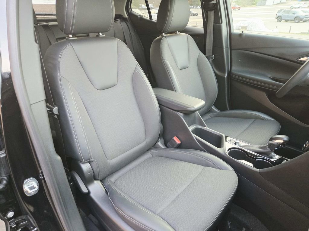 Used 2022 Buick Encore GX Select w/ Sport Touring Package image 15