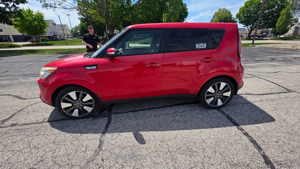 Used 2015 Kia Soul ! w/ Sun & Sound Package FWD image 2