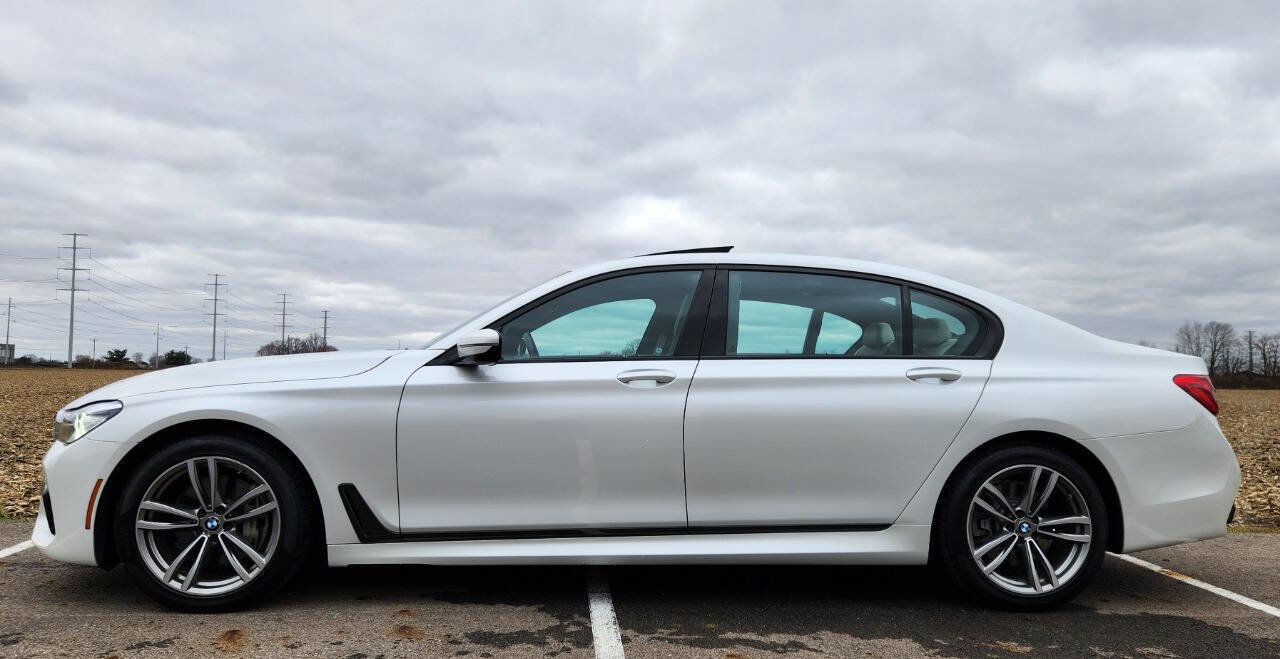 Used 2019 BMW 740i xDrive w/ Executive Package image 2