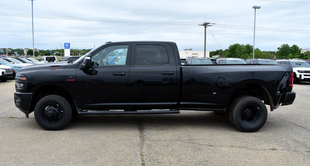 New 2026 RAM 3500 Tradesman AWD/4WD image 5