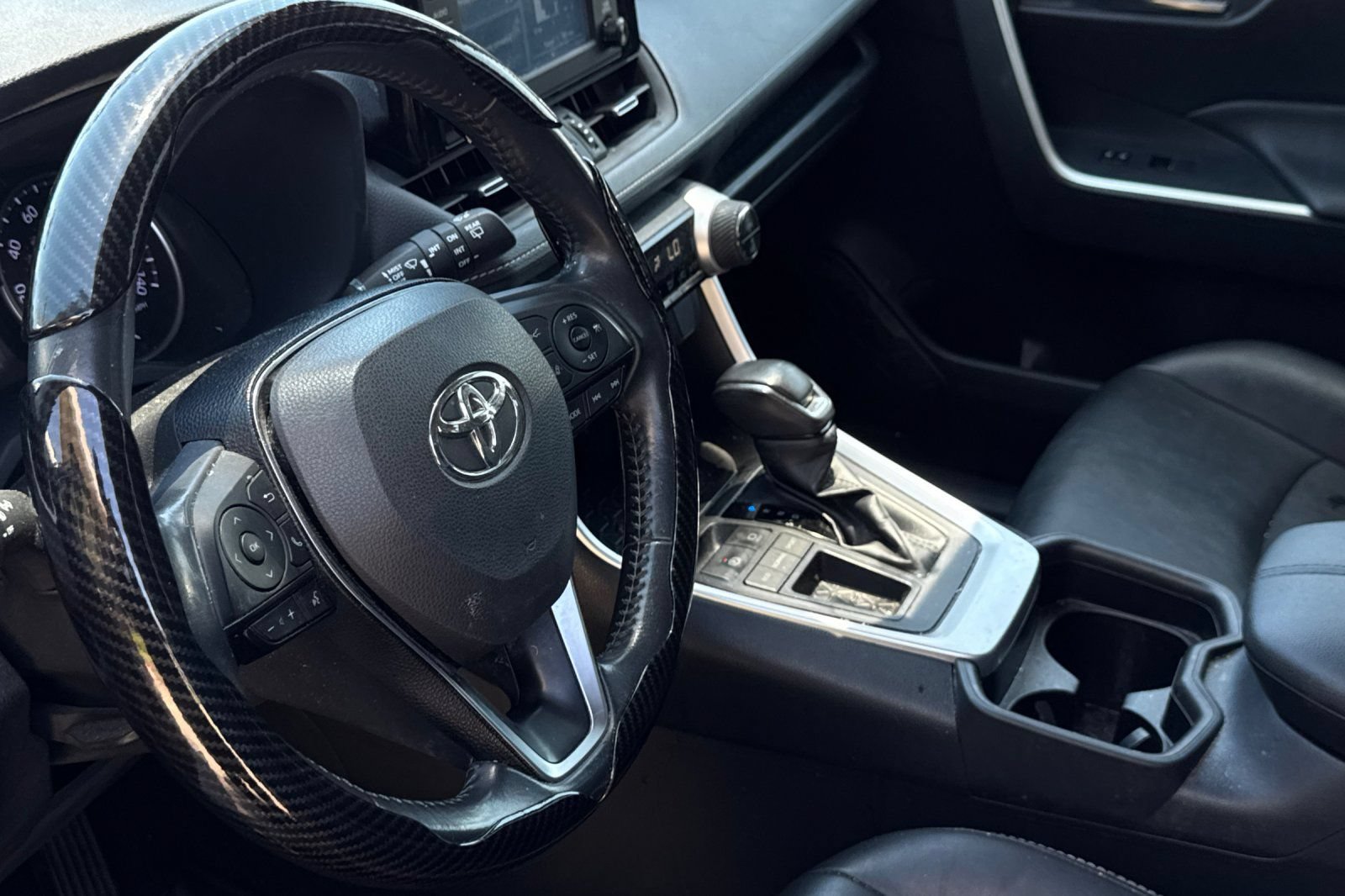 Used 2019 Toyota RAV4 XLE Premium FWD image 7