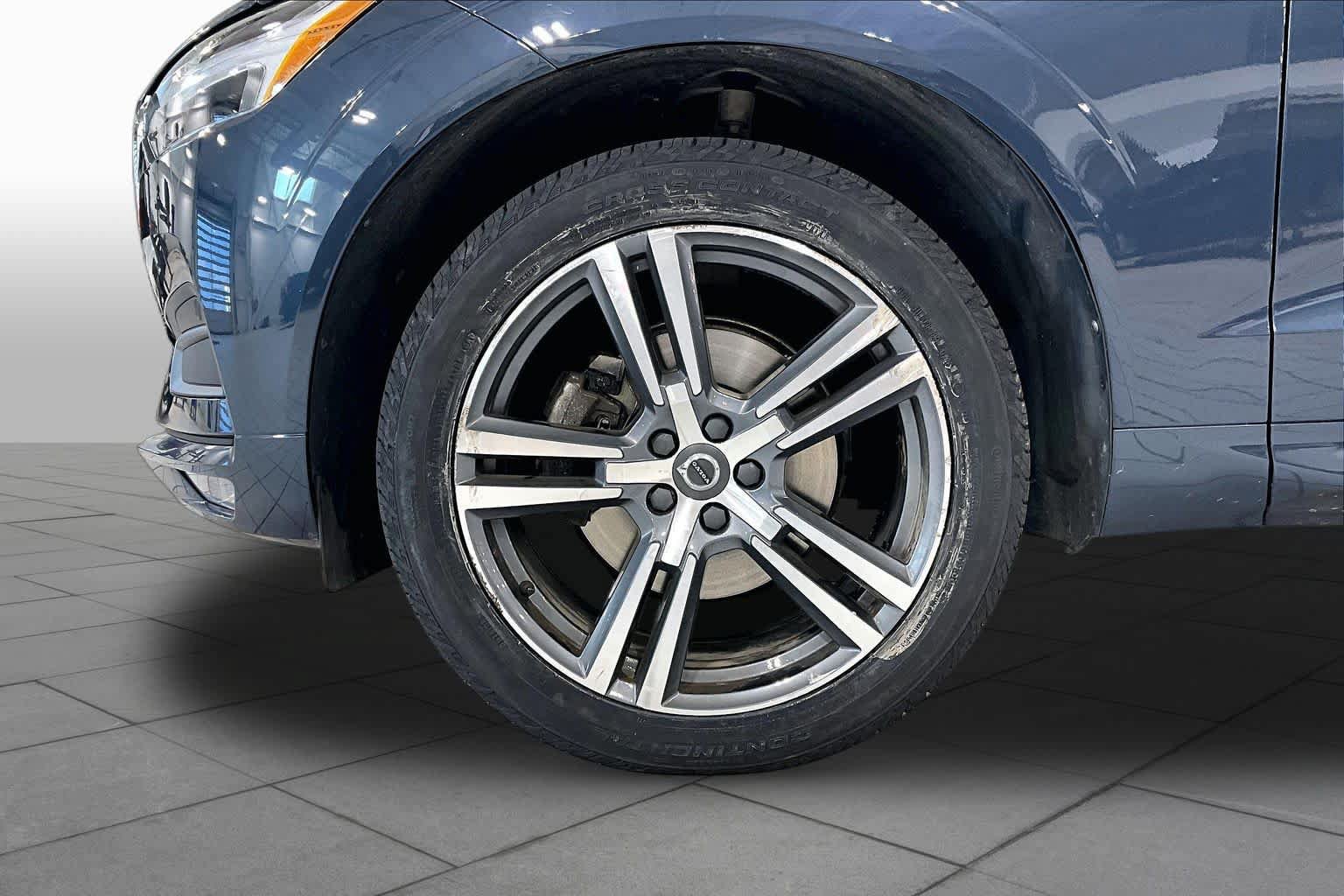 Used 2021 Volvo XC60 T5 Momentum w/ Premium Package AWD/4WD image 11