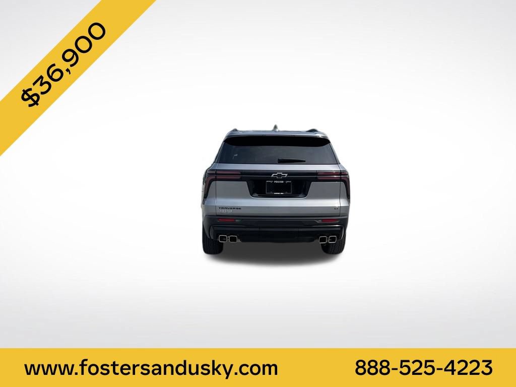 Used 2024 Chevrolet Traverse LT w/ Enhanced Driving Package FWD image 4