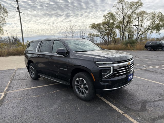 New 2026 Chevrolet Suburban LT image 3