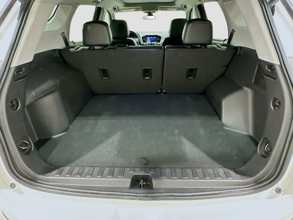 Used 2023 GMC Terrain SLT w/ Infotainment Package II FWD image 25